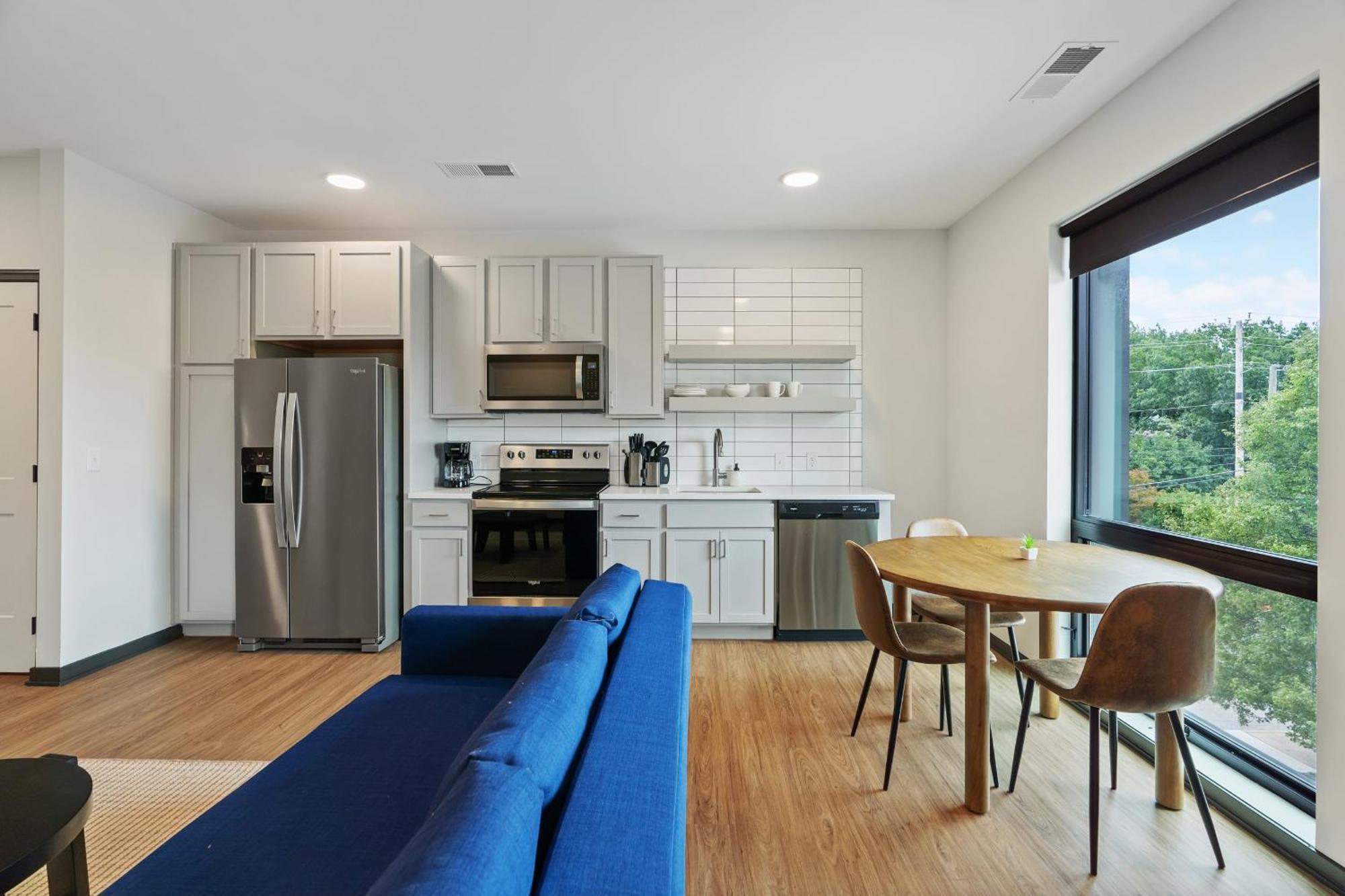 Cozysuites On Mass With Garage Parking #4 印第安納波利斯 外观 照片